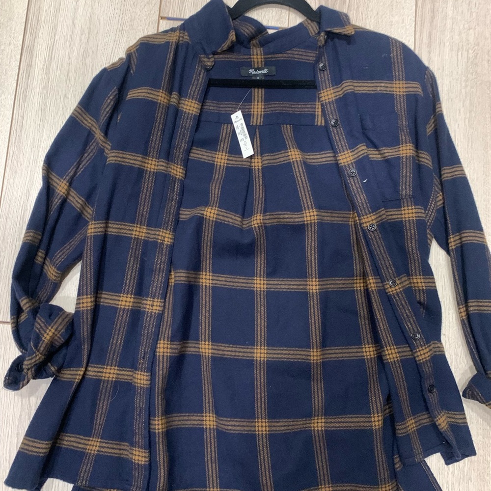 Navy blue Madewell flannel.